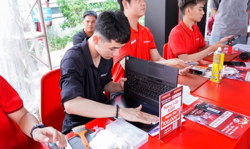 Vệ sinh laptop miễn phí mùa tựu trường: Có đáng đi?