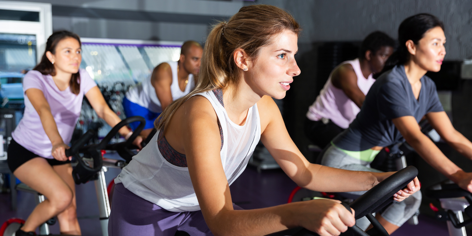 Why Working Out With Others Sharpens Your Brain and Strengthens Your Bonds