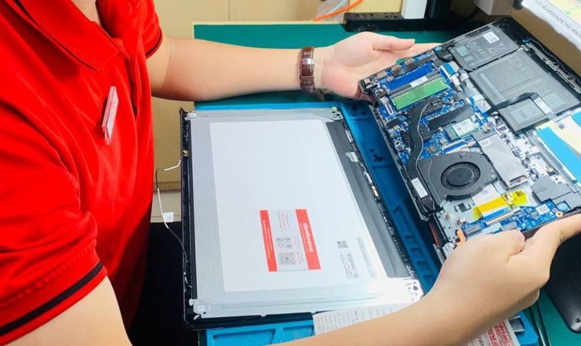 Laptop mới hay nâng cấp máy cũ: Quyết định sáng suốt cho tân sinh viên