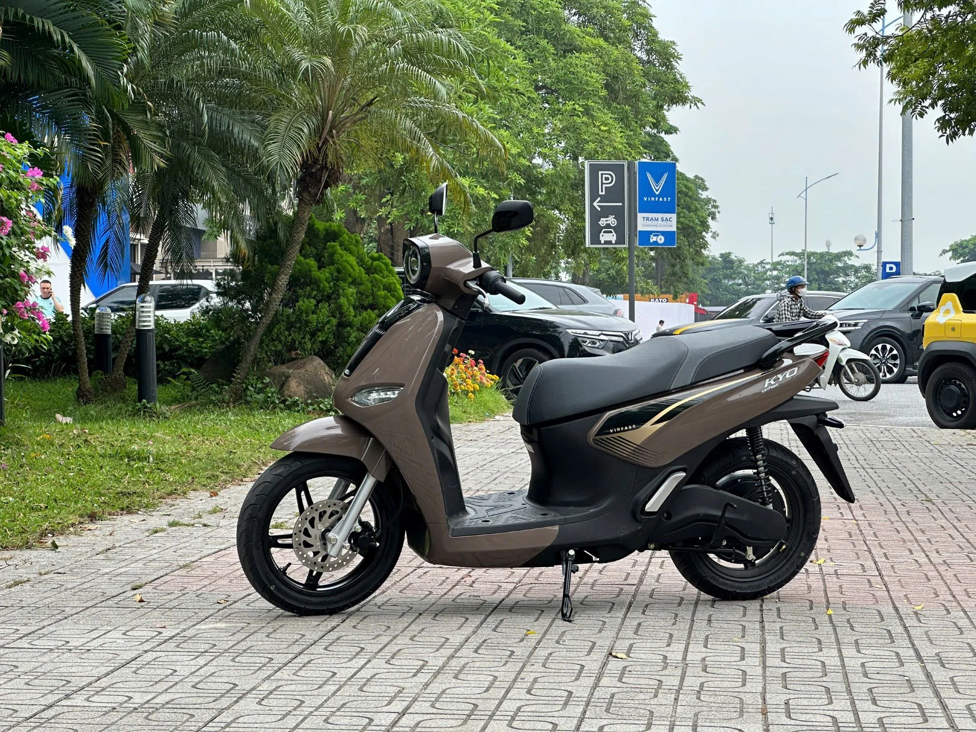 Hệ sinh thái VinFast: Lợi thế quyết định cuộc chơi xe máy điện