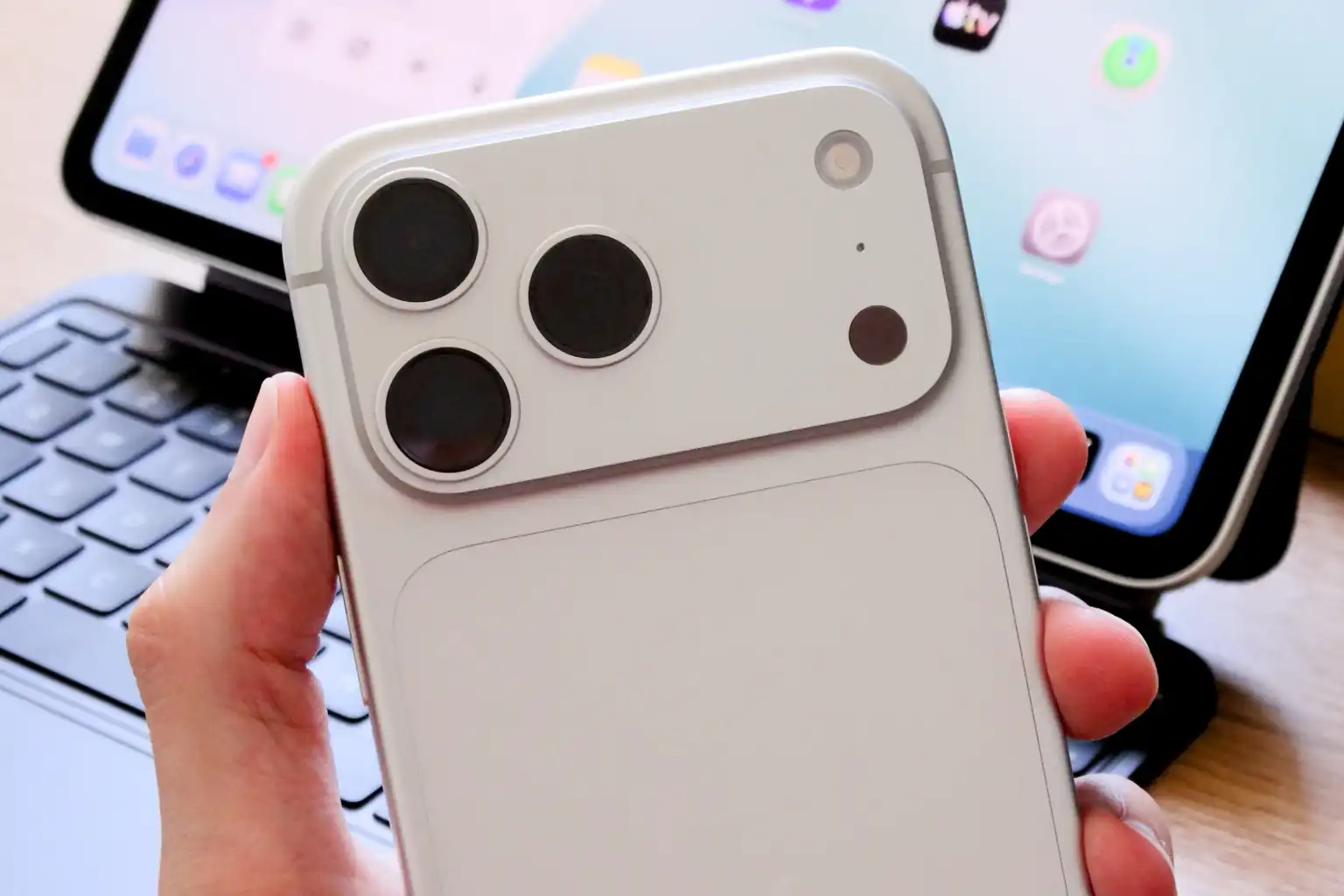 Apple ngừng iPhone Upgrade Program: iFan nên chọn gì tiếp theo?