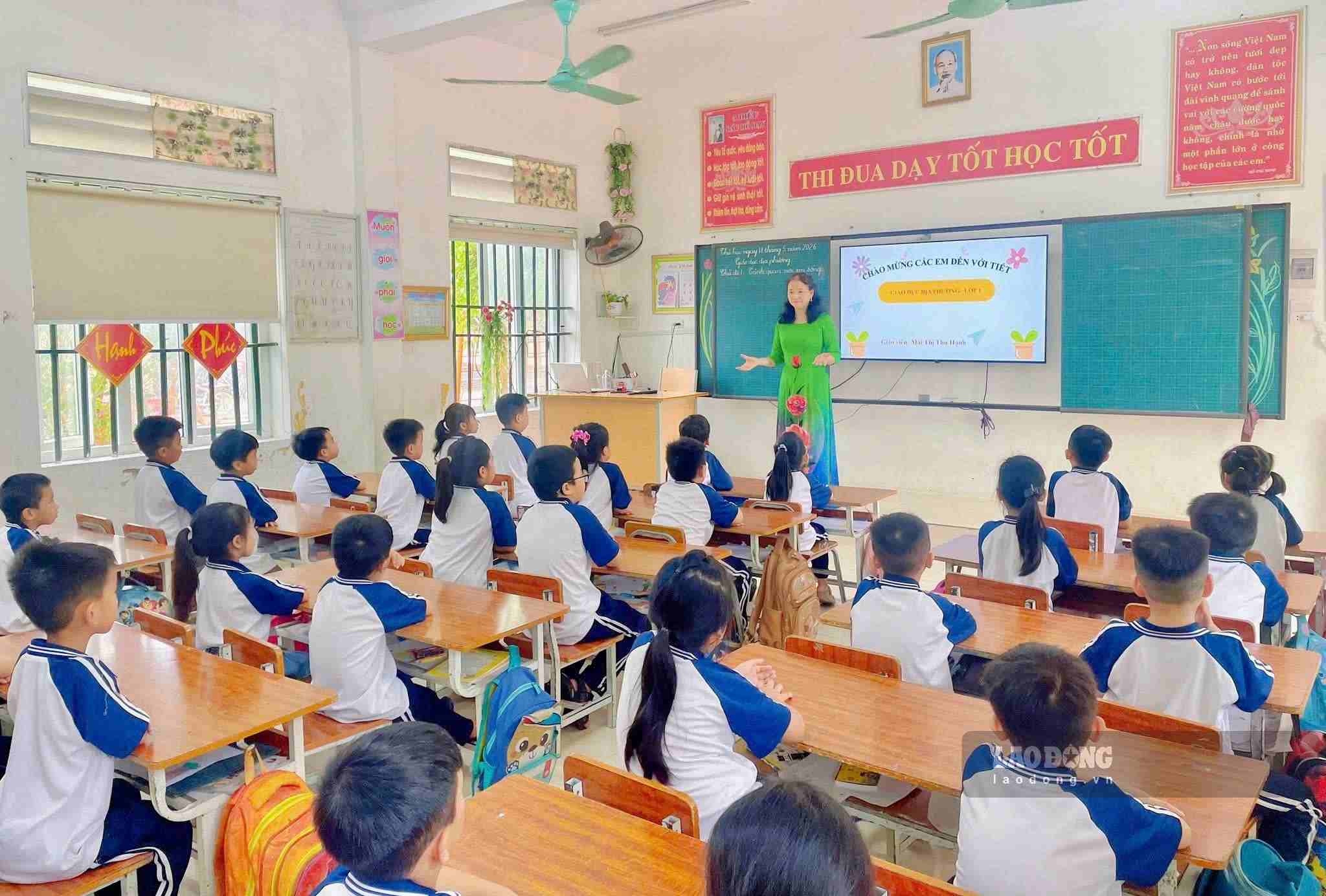 Trường học hạnh phúc: Đừng biến thành một cuộc thi đua danh hiệu