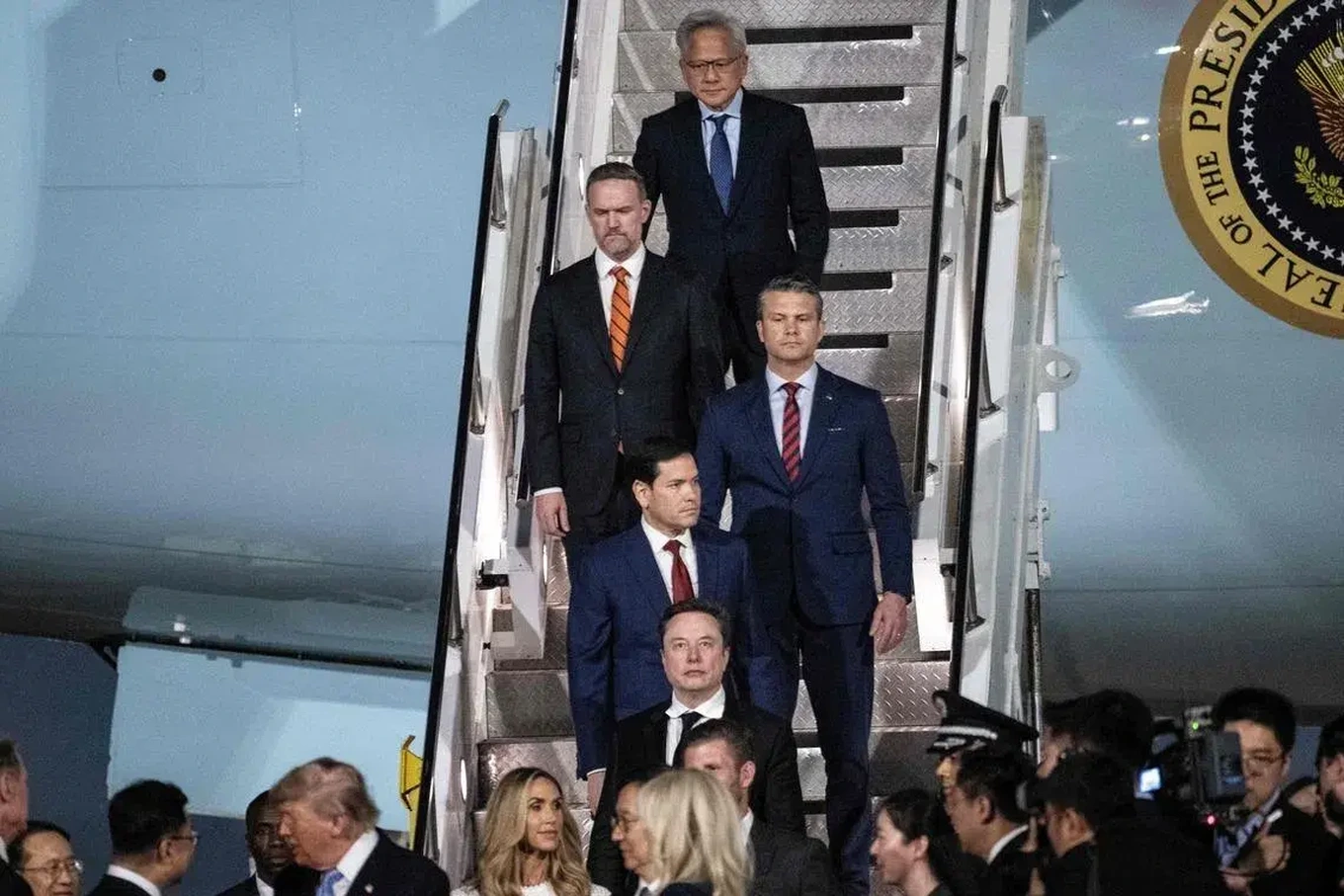 Elon Musk đi cùng Trump tới Trung Quốc: Khi Nhà Trắng kết hợp quyền lực công nghệ