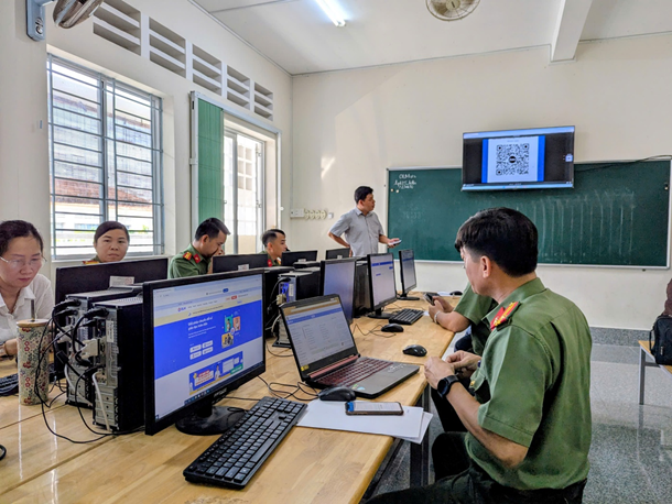 Giáo viên học cách tích hợp AI vào giảng dạy: nên tham gia khóa nào?