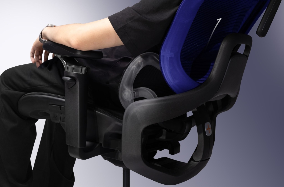 Ghế công thái học + bàn đứng điều chỉnh: combo bắt buộc cho dân văn phòng