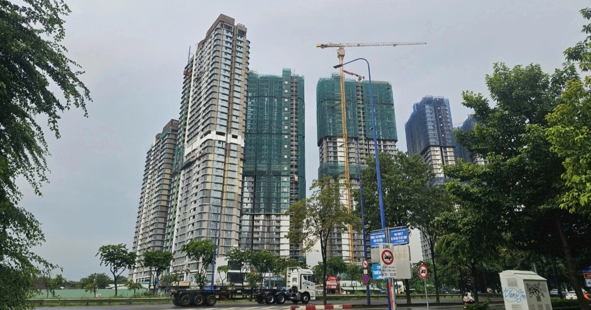 Khóa thông minh và camera AI: Biến chung cư thành pháo đài số