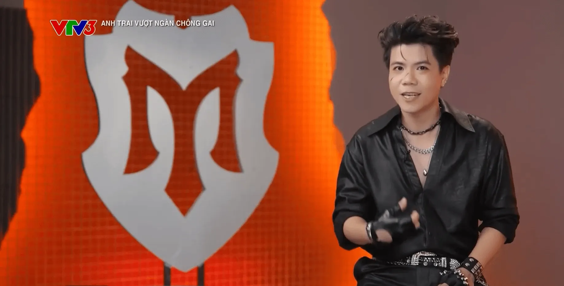 Đinh Mạnh Ninh phá vỡ giới hạn với màn rock Giã từ dĩ vãng