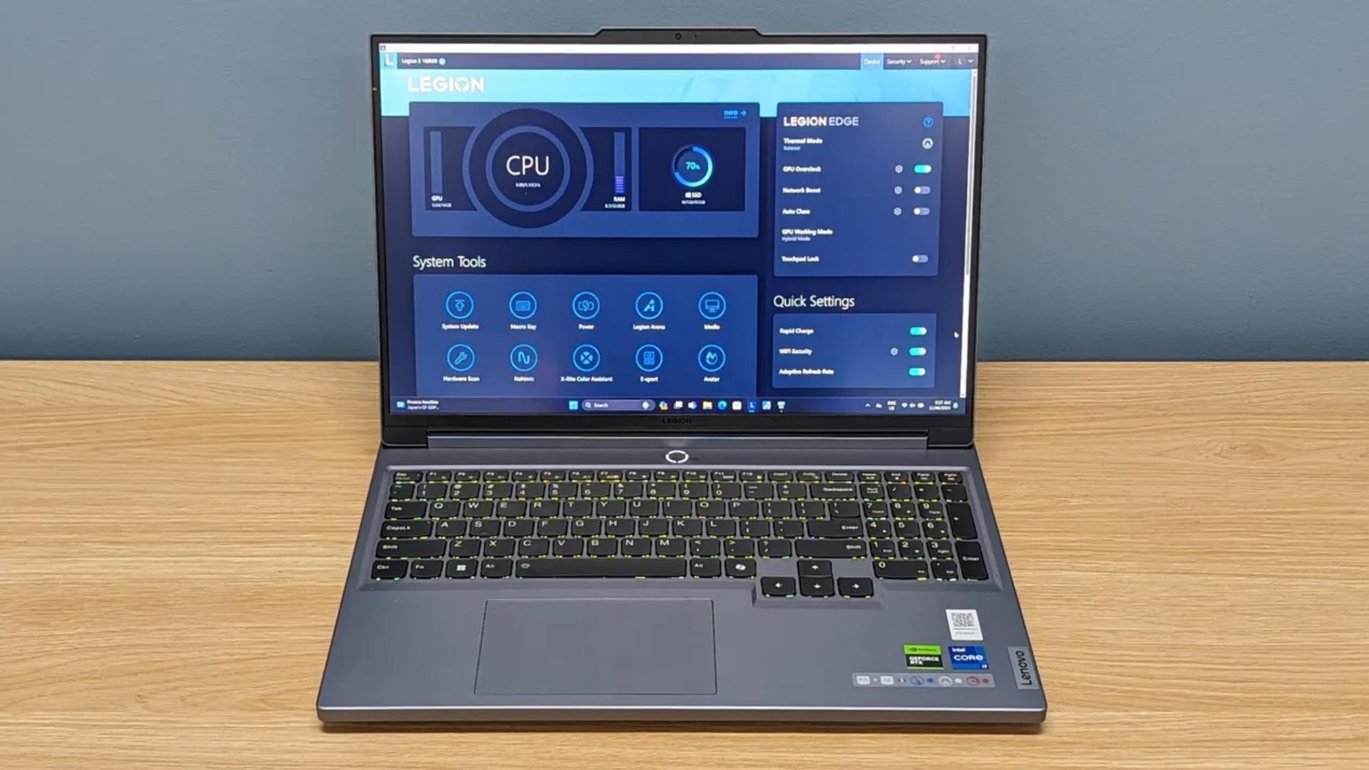 Laptop gaming RTX 5070 Ti và RTX 5060 giảm giá sâu, có đáng xuống tiền?