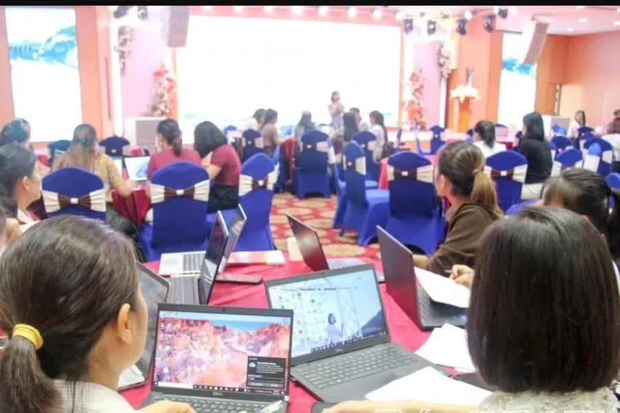 Giáo dục AI và STEM trong trường trung học: Cơ hội và khoảng cách số