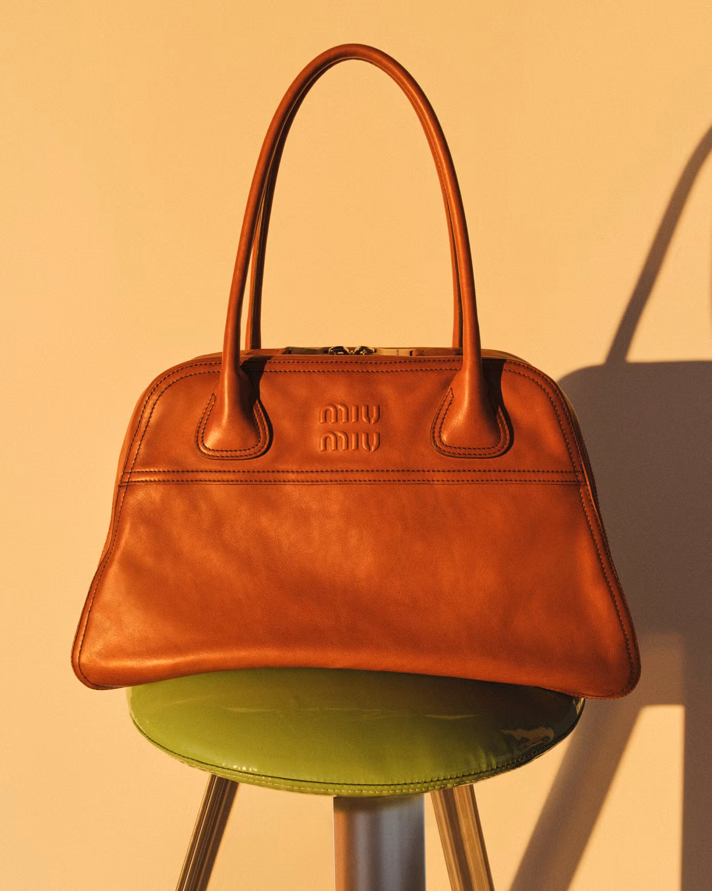 Túi Vivant của Miu Miu: chiếc it-bag mới của sao hạng A