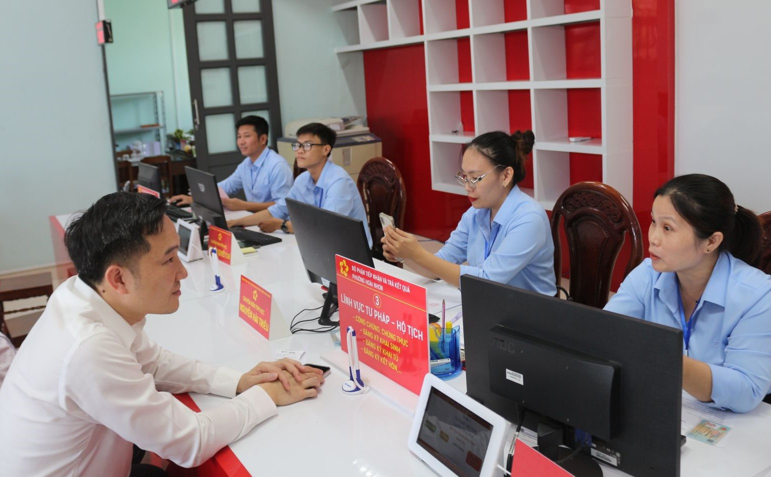 AI xử lý hồ sơ hành chính: Cơ hội vàng để giảm tồn đơn