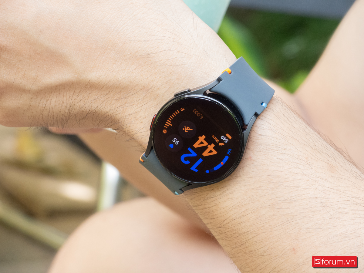 Samsung Galaxy Aero: bước ngoặt smartwatch giá rẻ pin cả tuần