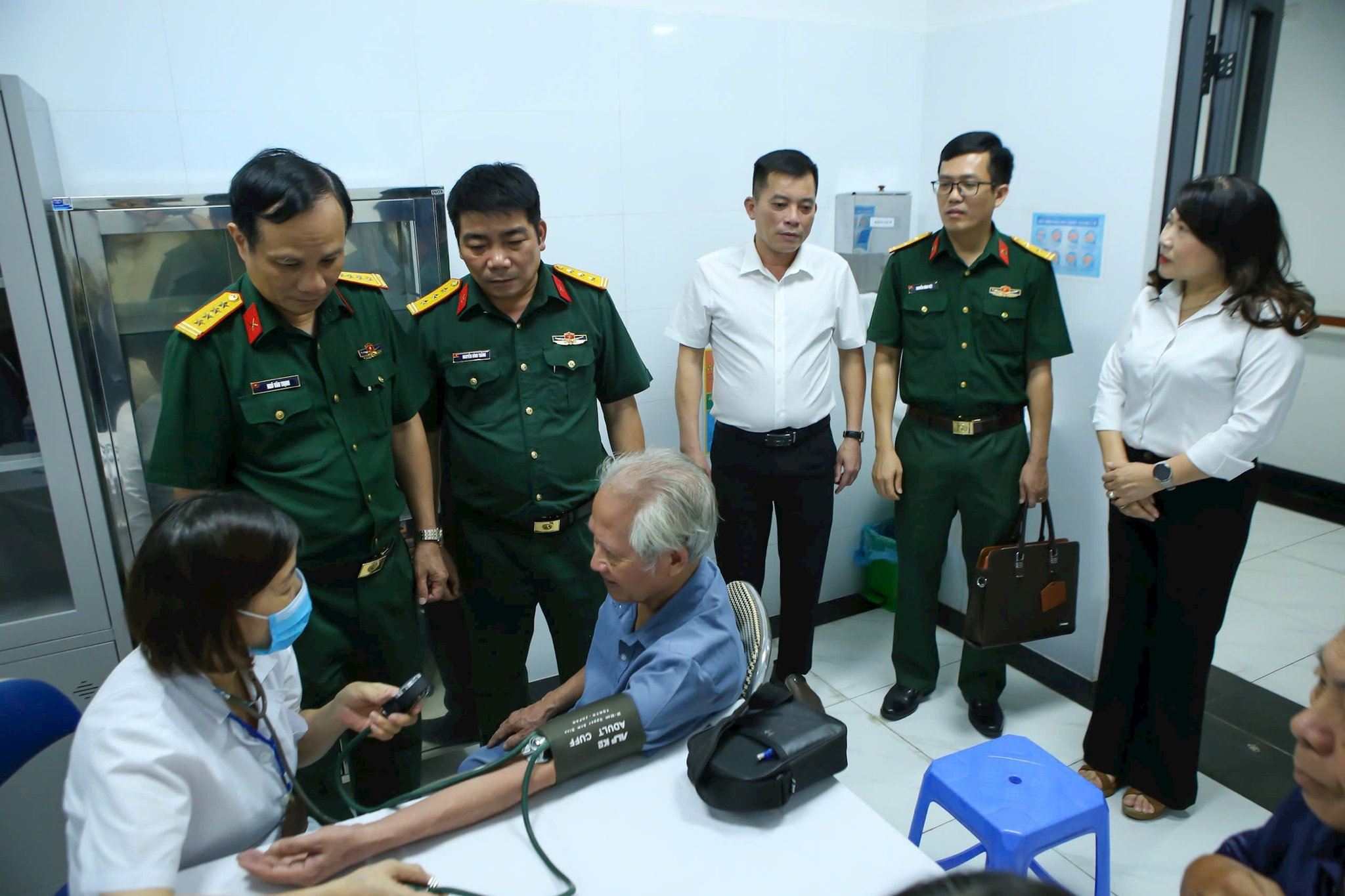 Mô hình chăm sóc người cao tuổi ban ngày: Phòng bệnh trước khi phải điều trị