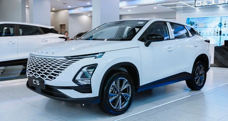 SUV cỡ B giảm giá tháng 8: nên xuống tiền hay chờ?