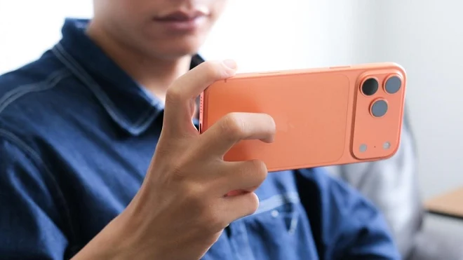 Galaxy Z Fold 8 hay iPhone 17 Pro Max: Chọn máy nào đáng tiền hơn?
