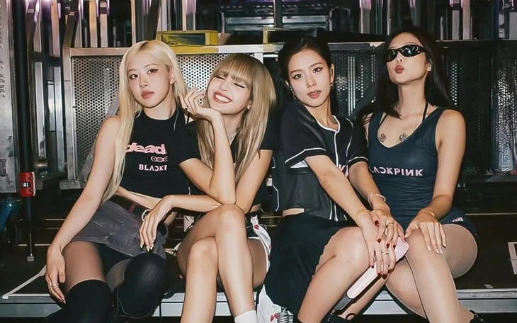 BLACKPINK và cuộc tranh luận từ sự kiện kỷ niệm 10 năm 30 phút