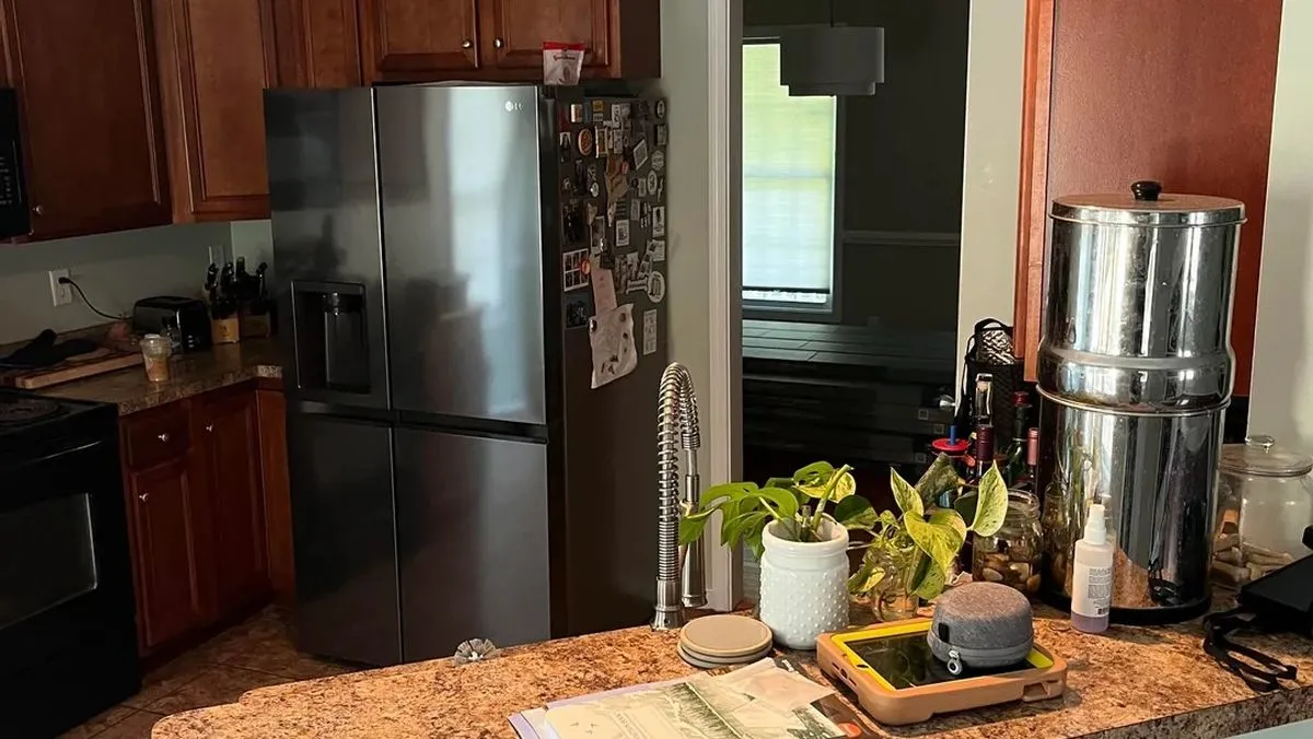 How Strategic Cabinet Paint Colors Transform a Tired Kitchen