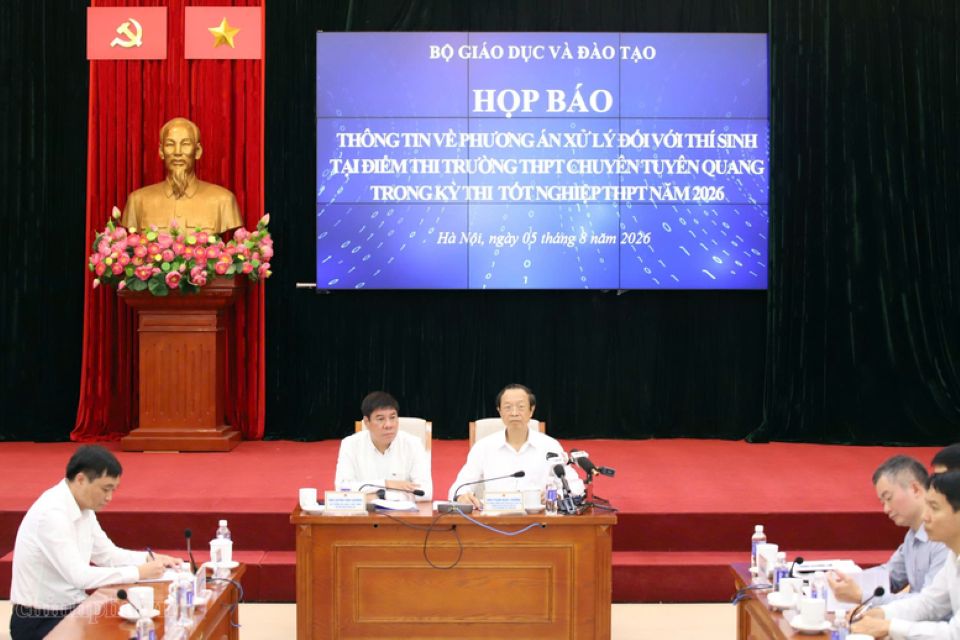 Thi lại tất cả môn tại điểm thi chuyên Tuyên Quang: cái giá phải trả cho sự minh bạch
