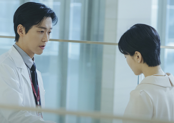 Những bí mật gia đình bị hé lộ trong The Husband
