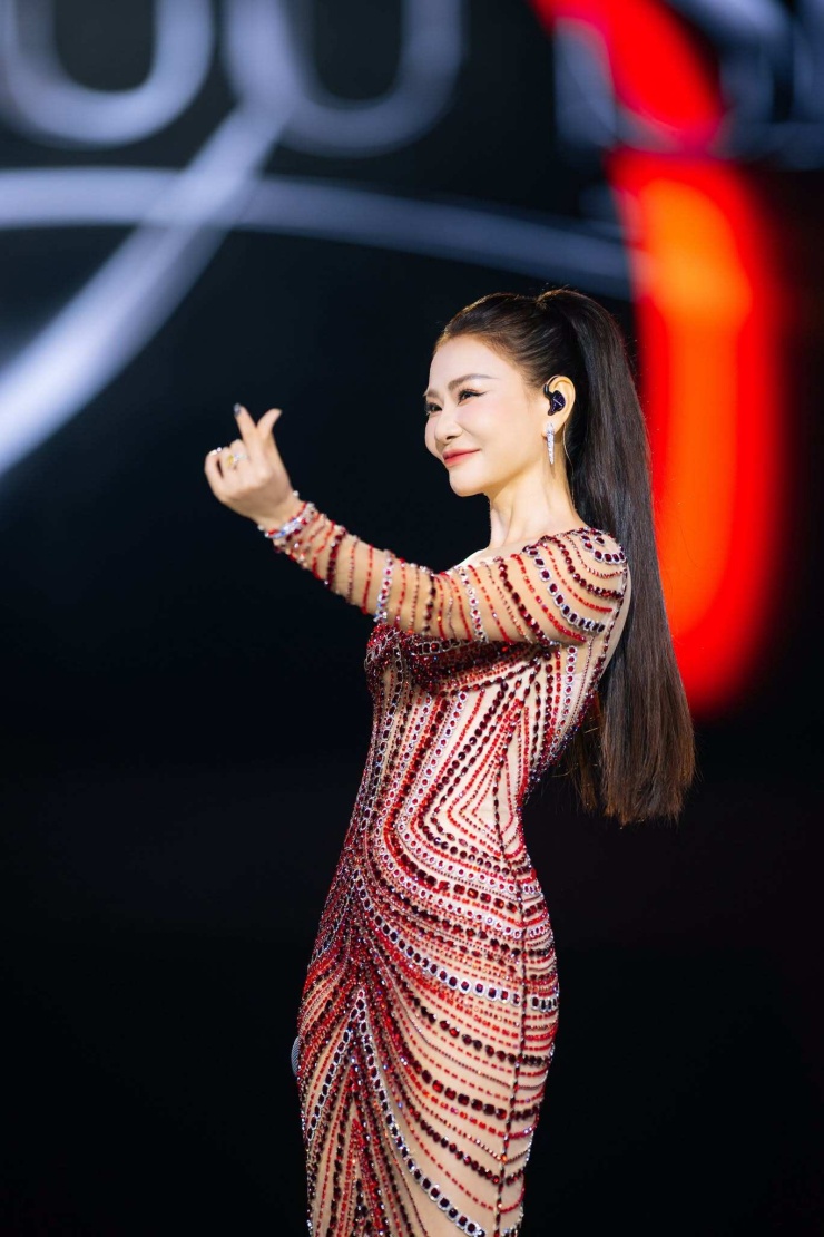 Thu Minh và Hương Tràm: Cái ôm hàn gắn và bước ngoặt V-pop