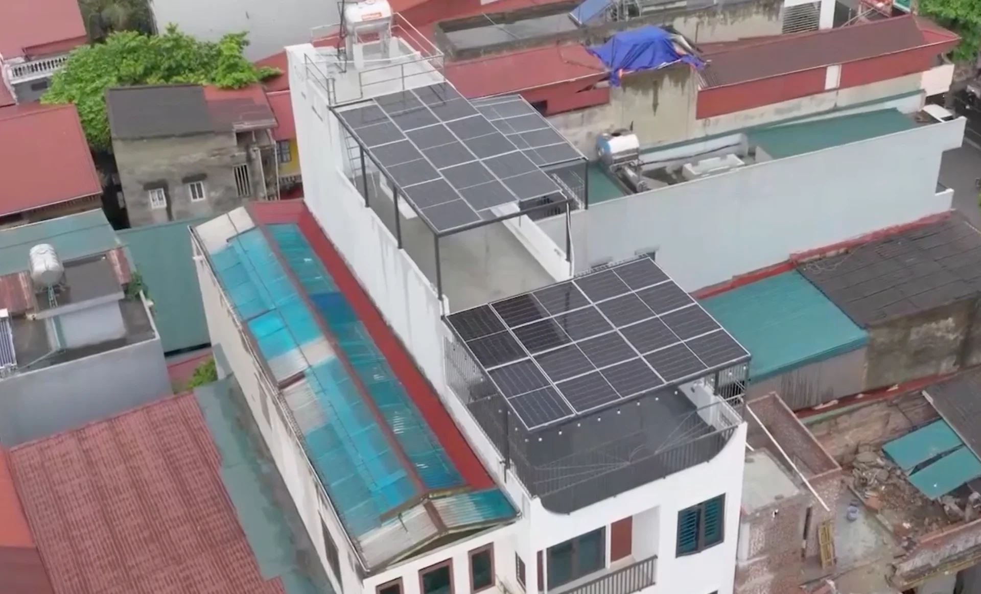 Bắc Ninh và Hải Phòng đẩy mạnh điện mặt trời mái nhà để thoát khủng hoảng cung điện