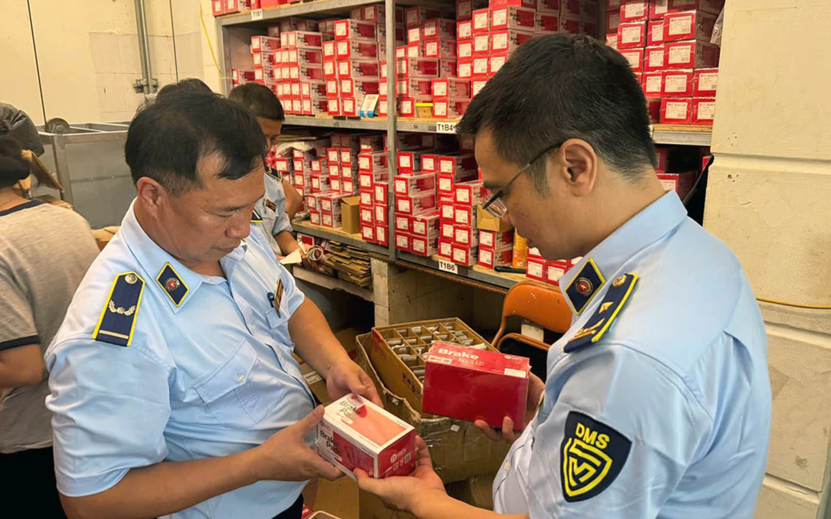 Cách nhận biết phụ tùng ô tô giả mạo khi mua trực tuyến