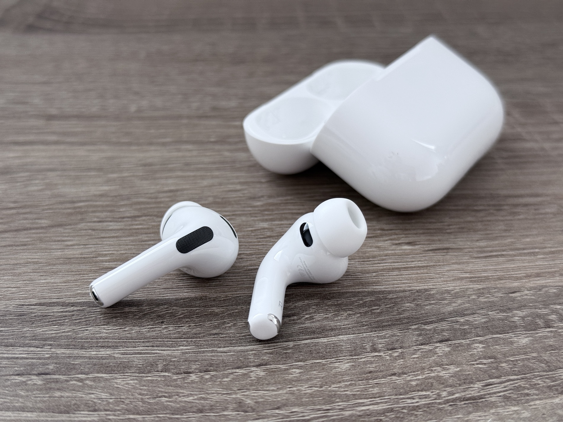 AirPods Pro 3 chống ồn gấp đôi: có đáng 5,99 triệu?