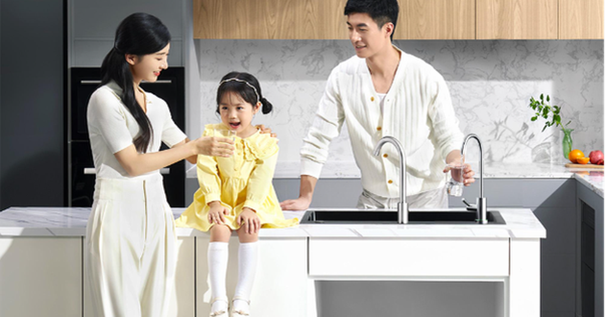 Uống quá nhiều nước có thể gây nguy hiểm: 3 nguyên tắc uống nước an toàn bác sĩ khuyến cáo