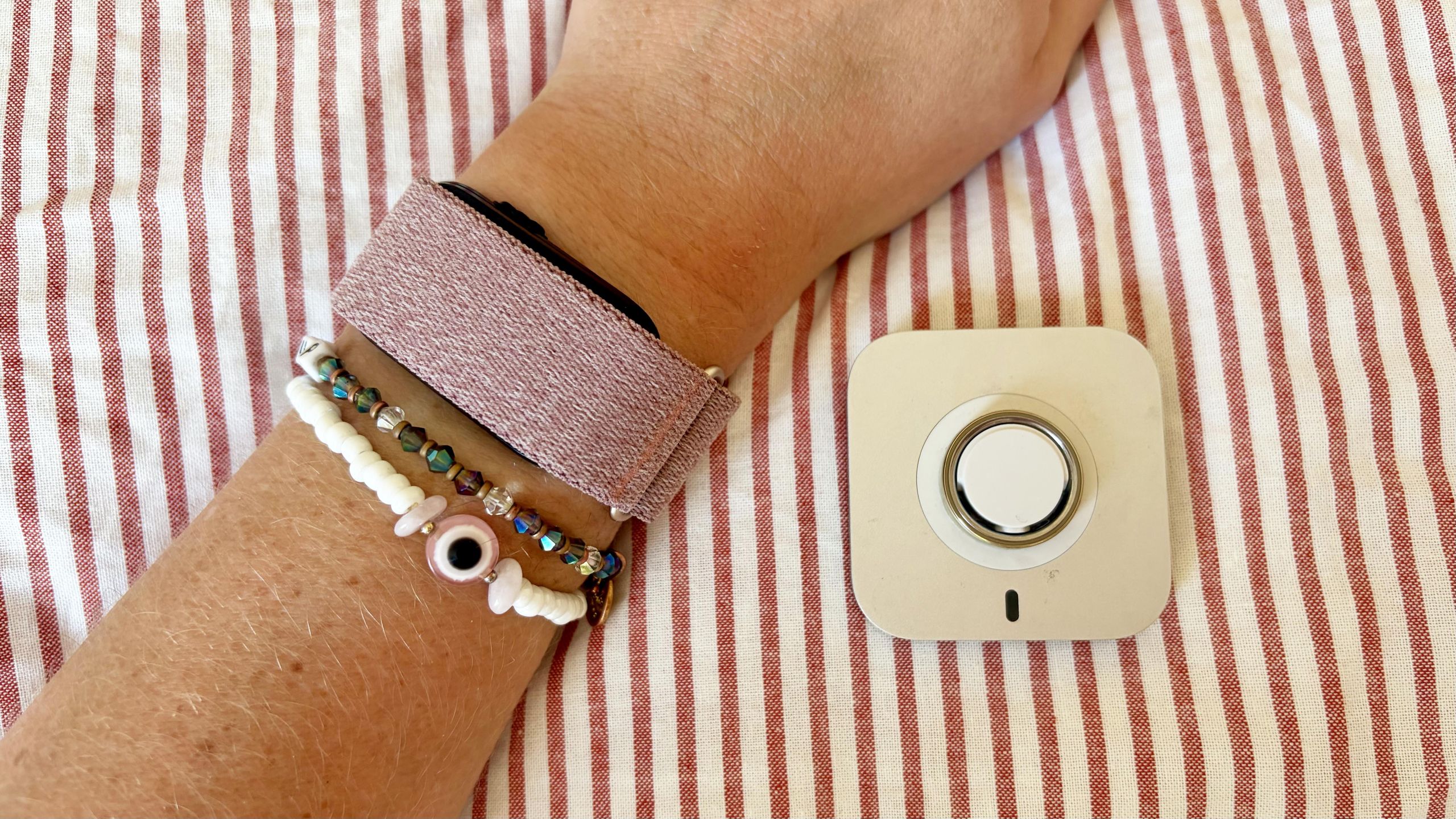Screenless Sleep Trackers Face Off: Garmin Cirqa vs Oura Ring