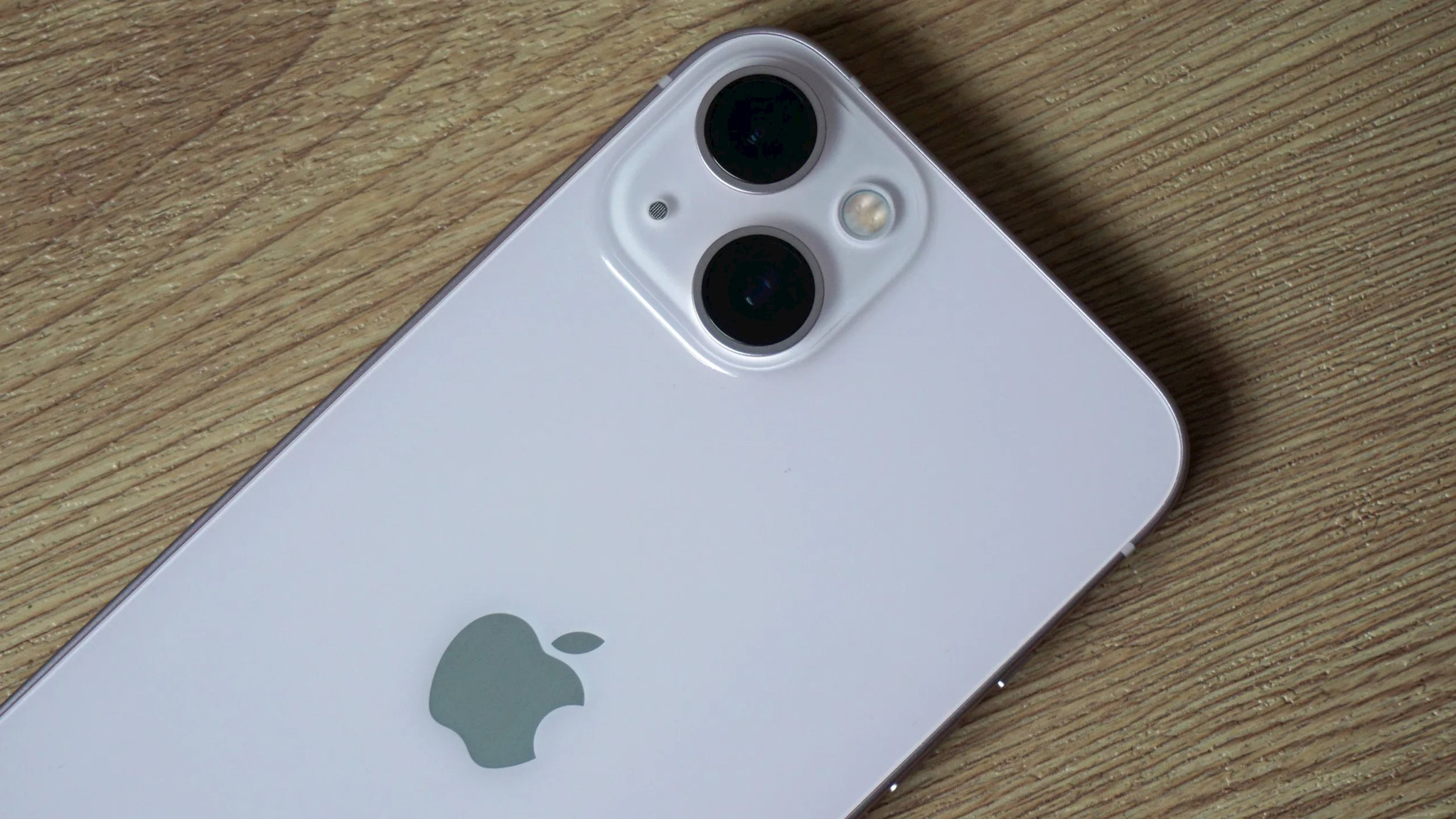 iPhone cũ giảm giá 50%: Có nên mua iPhone 13 tầm 12–13 triệu?