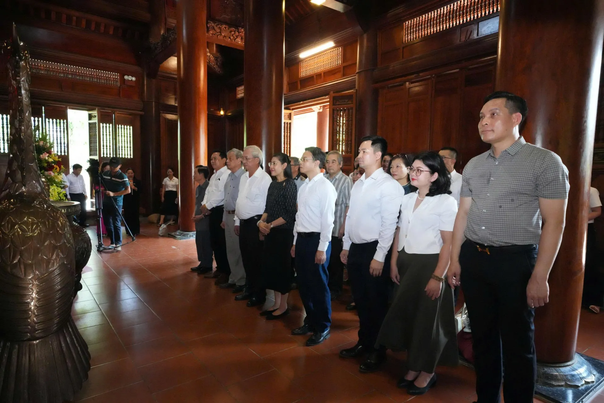 Ngoại giao ký ức: những vòng hoa vun đắp quan hệ Việt - Thái