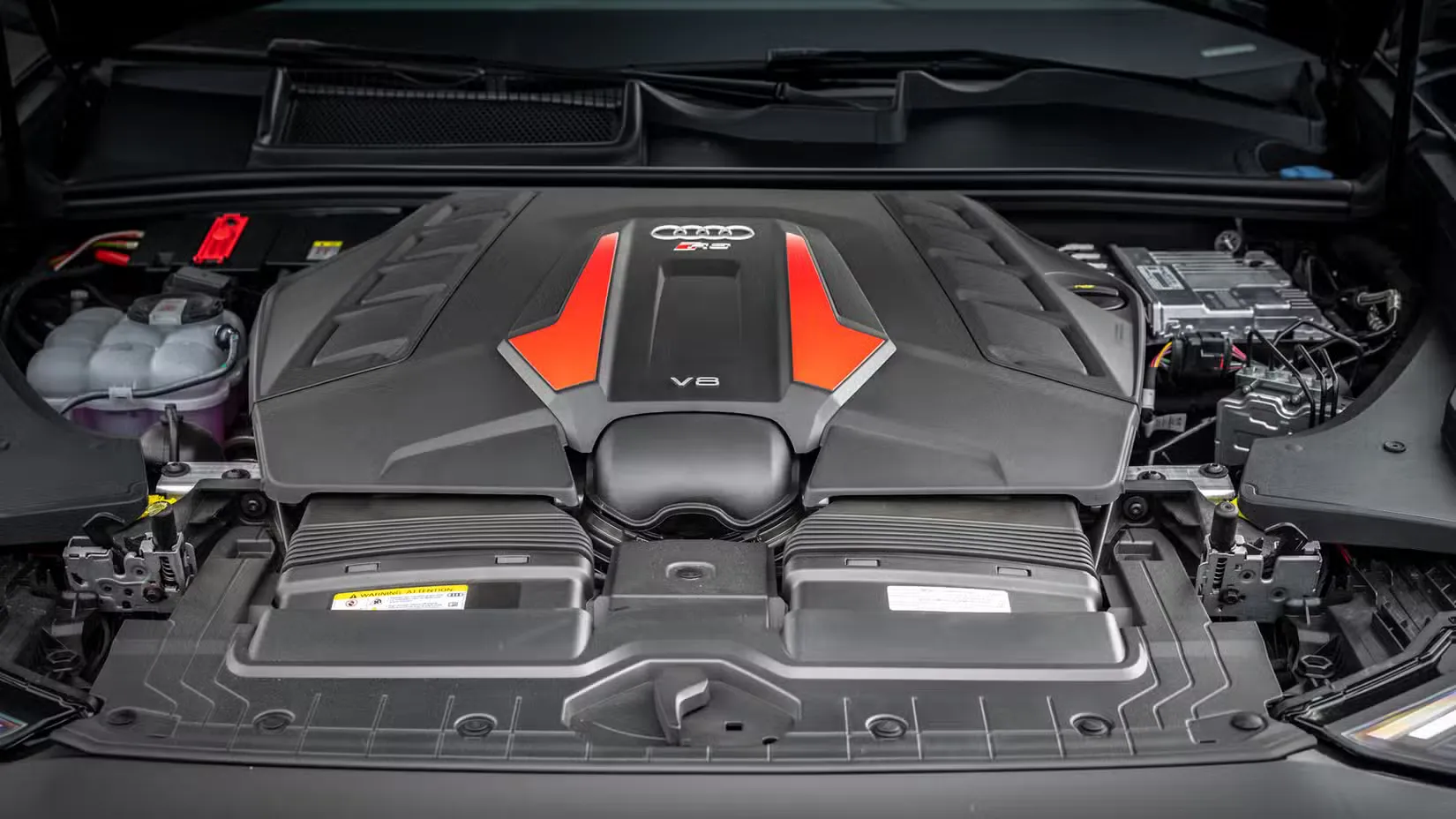 High-Performance Used Luxury Cars: Audi RS Q8 vs Lamborghini Urus