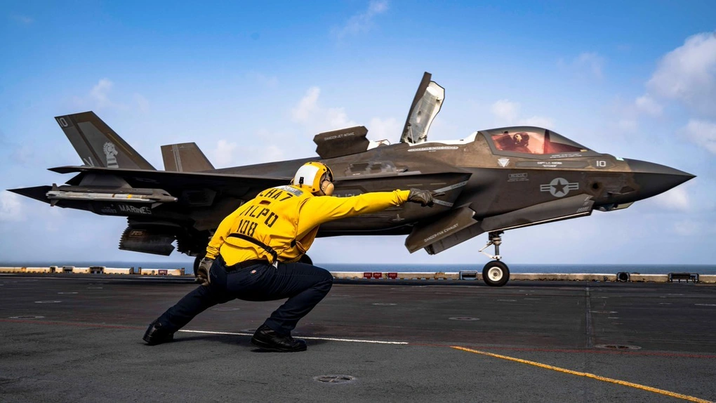 Cuộc khủng hoảng tinh thần trên tàu sân bay USS Abraham Lincoln