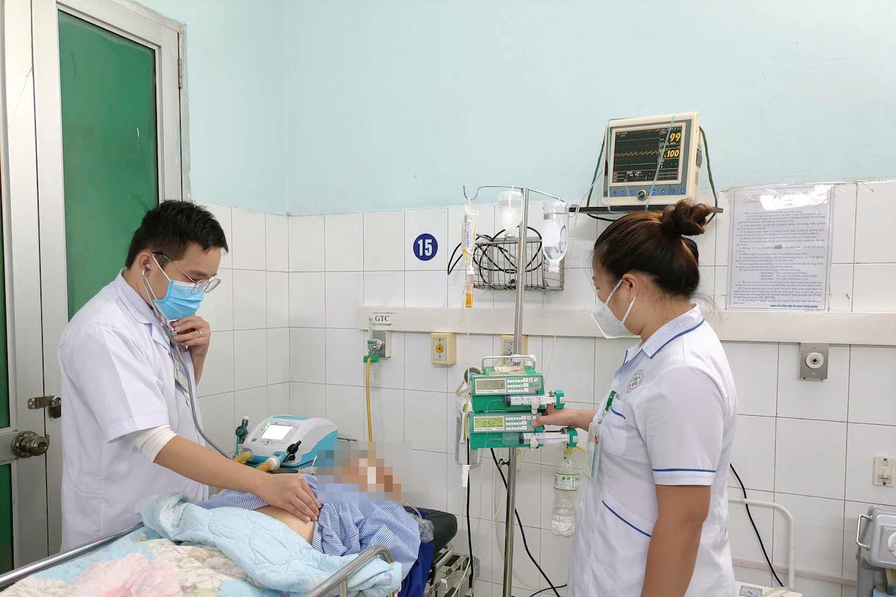 Tập thể hình cường độ cao với bệnh tim mạch: cảnh báo và lối tập an toàn