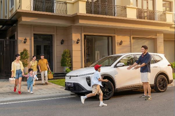 VinFast VF MPV 7: Chở đủ 7 người vẫn leo đèo, chi phí sạc gần bằng 0