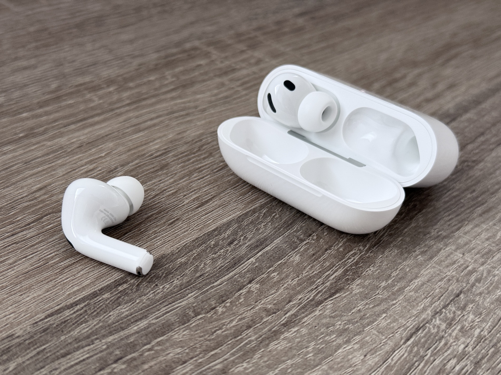 AirPods Pro 3 chống ồn gấp đôi: có đáng 5,99 triệu?