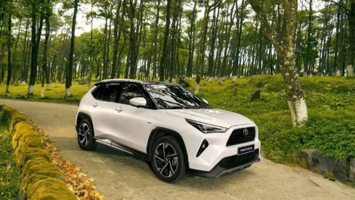 Toyota Yaris Cross giành lại ngôi vương: Bức tranh mới của top 10 xe bán chạy