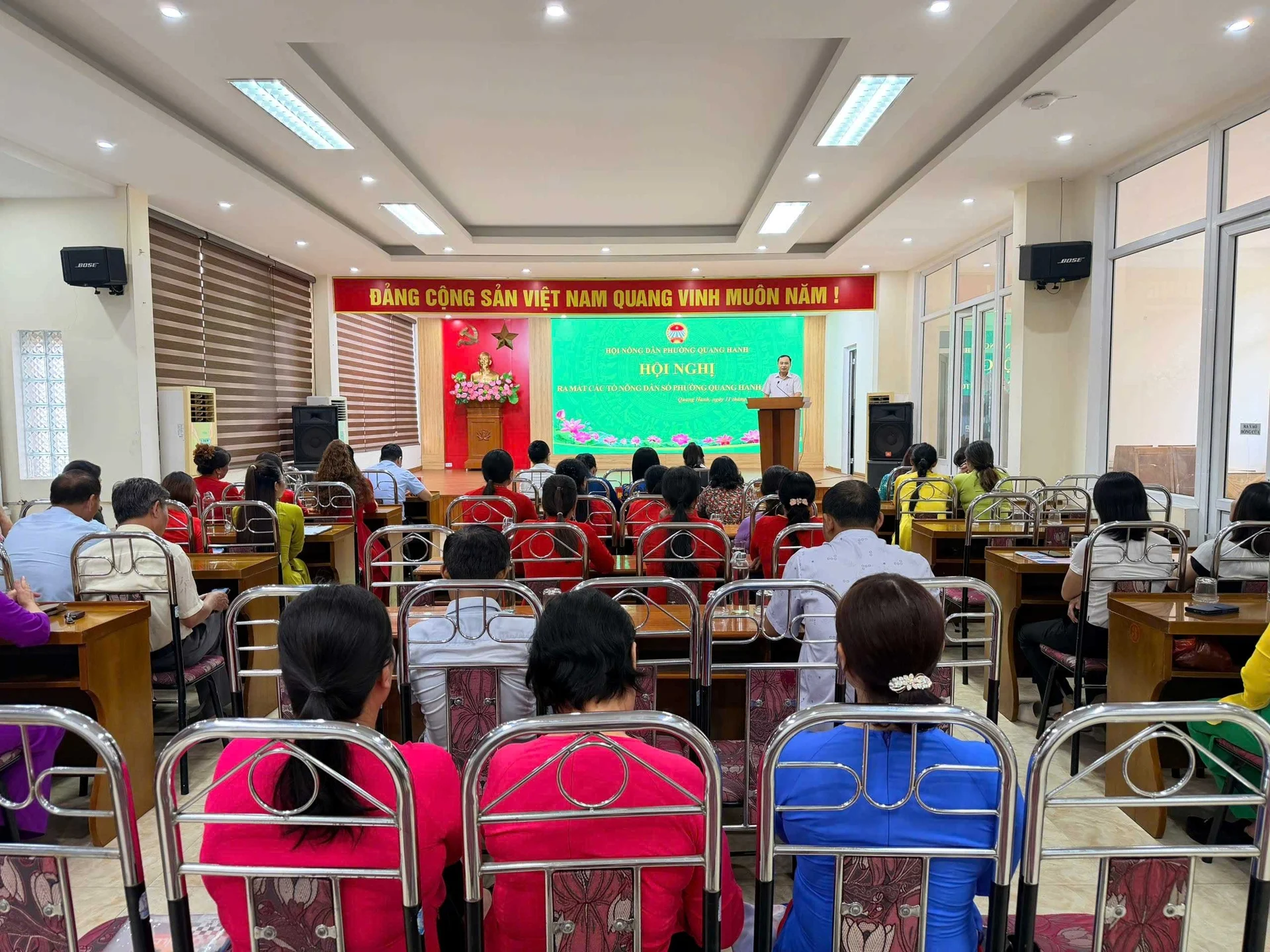 Từ thôn bản đến gia đình: cán bộ địa phương kéo người dân vào đời sống số