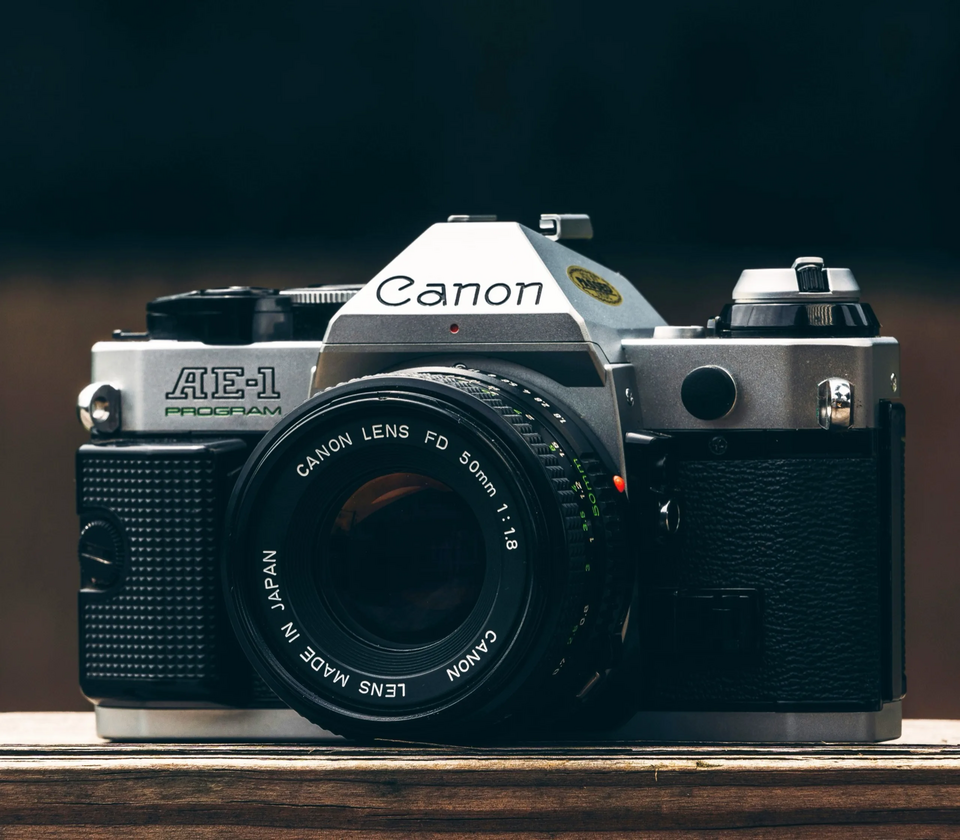 Canon EOS R8 Mark II: Khi IBIS và khe thẻ kép không cứu nổi cảm biến