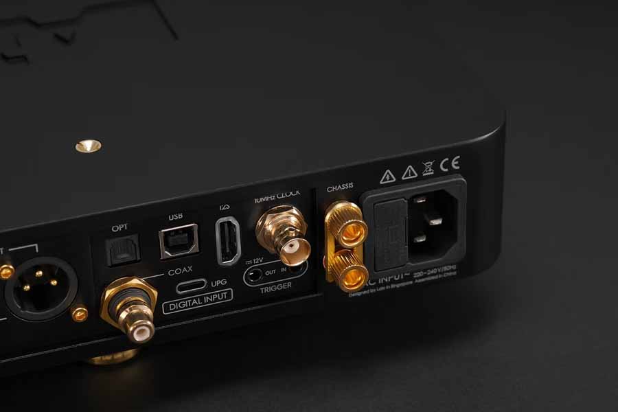 Flagship Amplifiers and DACs Redefine the Reference Chain