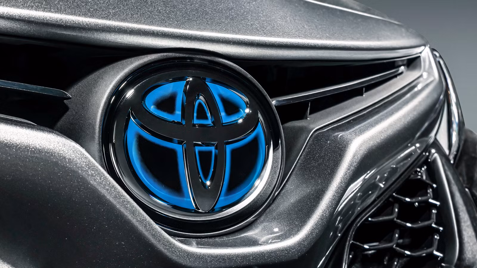 Why Hybrid Cars Are Surging—and How Gas Buyers Should React