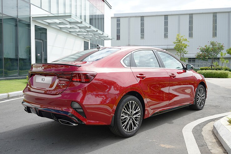 Kia K3 sedan hạng C từ 584 triệu: có đáng xuống tiền?