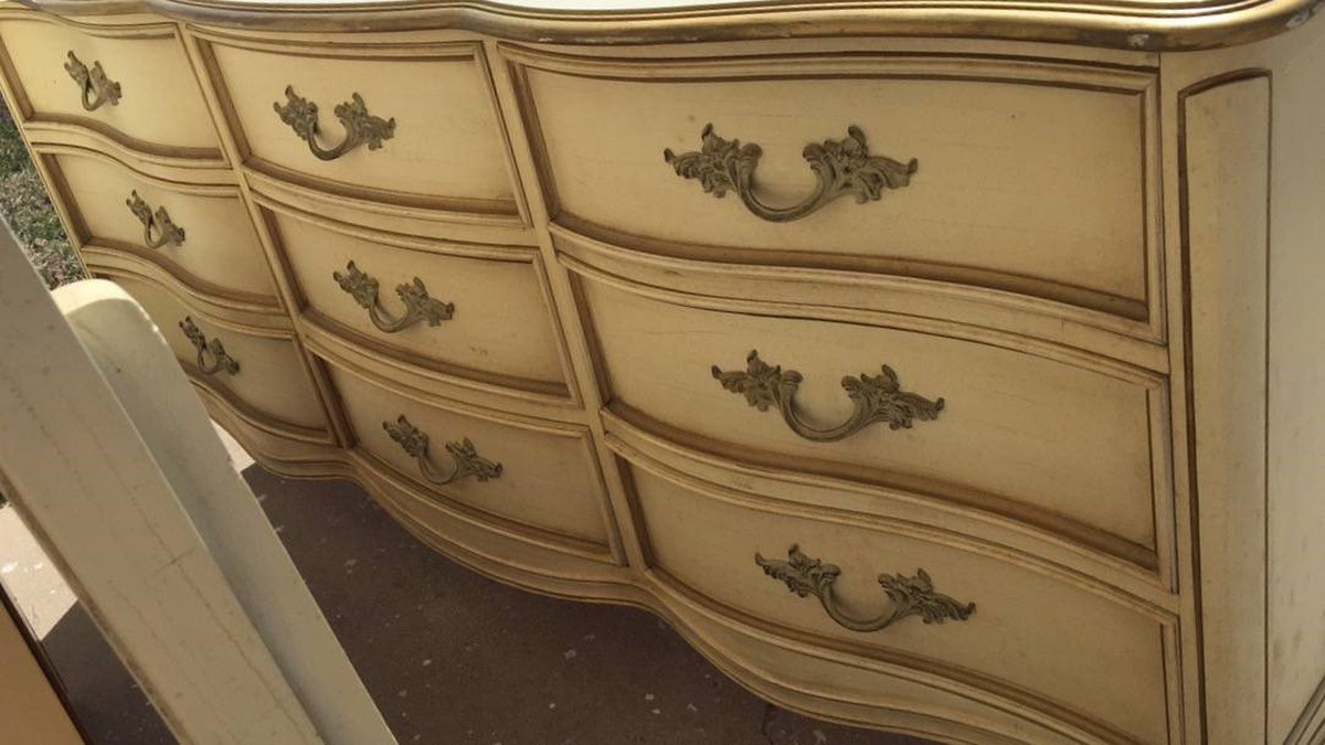 How to Paint French Provincial Furniture with Layered Color