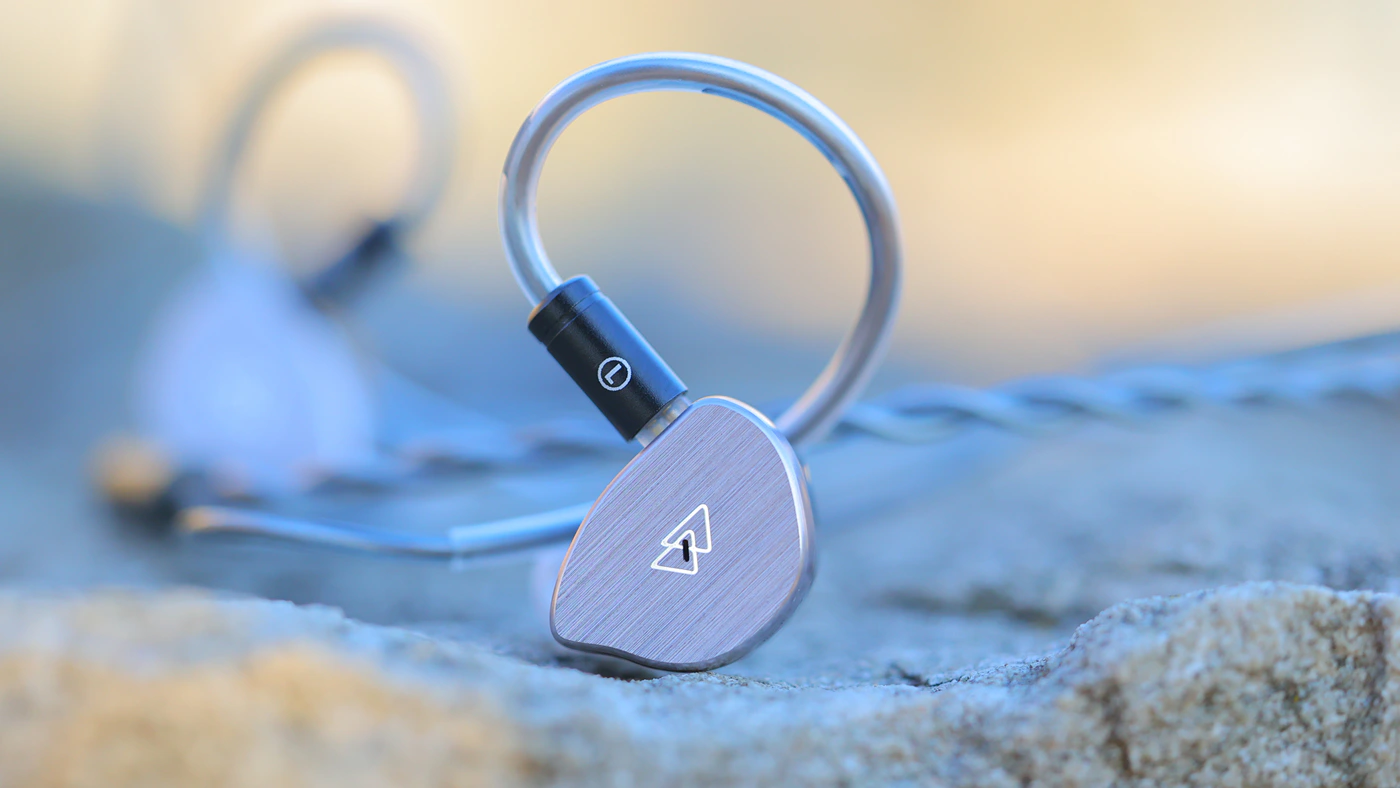 Budget Dynamic Driver IEMs Under 200: Ola II vs BQ10 vs Woodnote