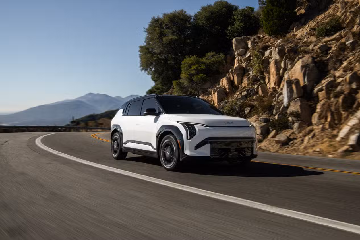 Kia EV3 Breaks the Price Barrier With 321-Mile Range