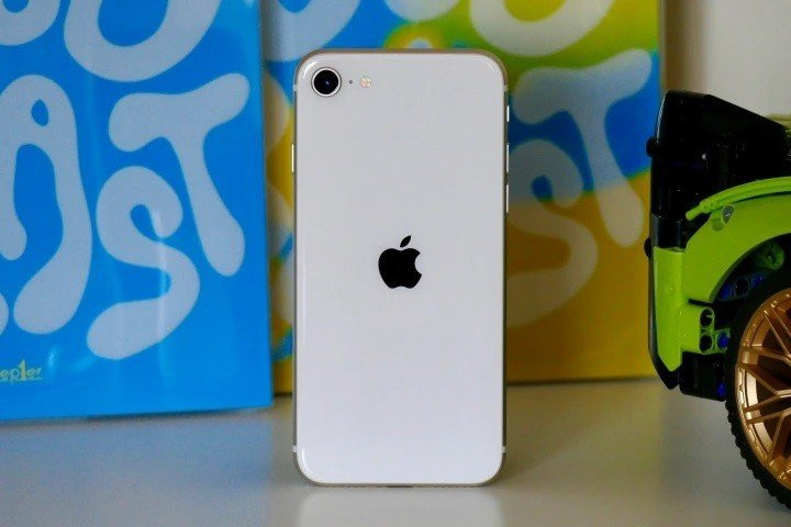 iPhone SE 2022: lựa chọn hiệu năng A15 Bionic đáng mua nhất dưới 10 triệu?