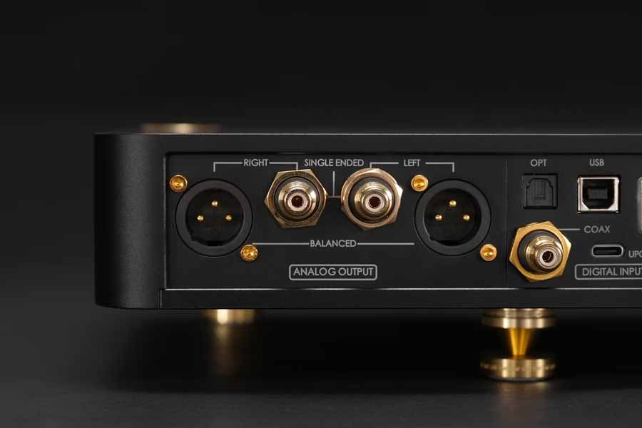 Flagship Amplifiers and DACs Redefine the Reference Chain