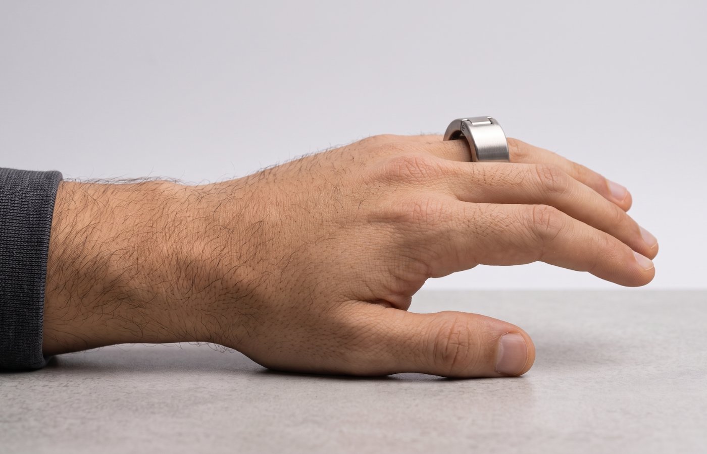 Smart Rings vs Smartwatches: The Future of Invisible Health Tracking