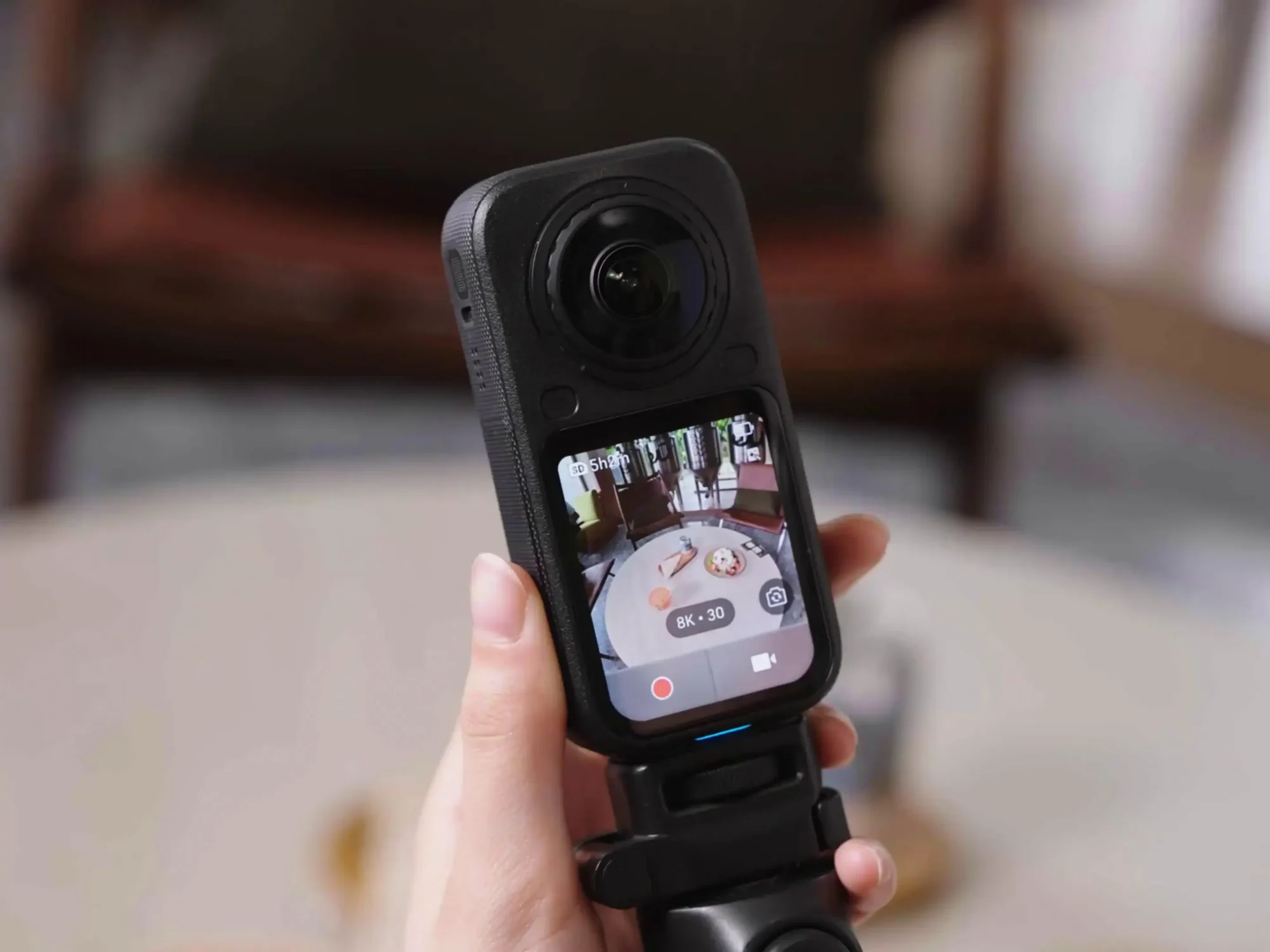 Insta360 X6 review: máy ảnh 360 độ 8K ba chế độ có thay được gimbal và action cam?