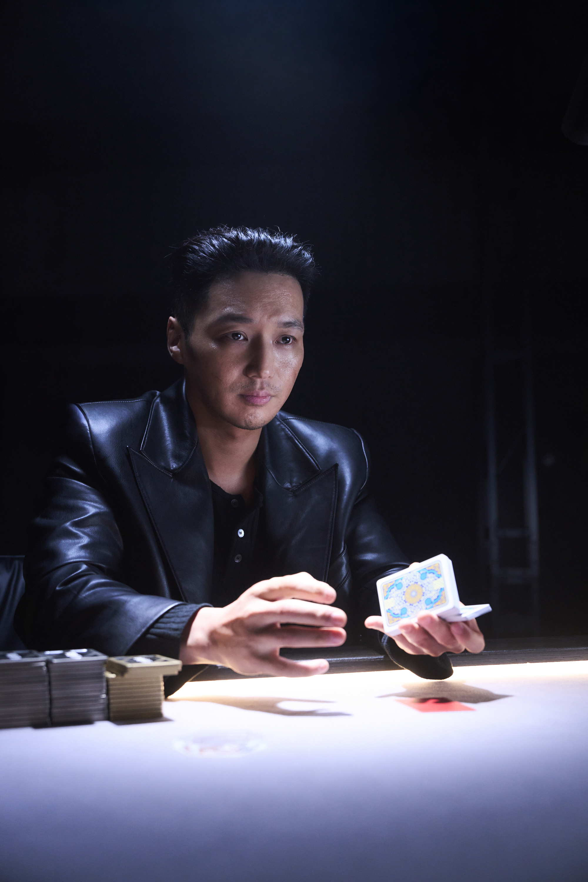 Byun Yo Han Drives a Ruthless Revenge Game in Tazza 4